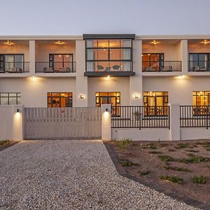 Glow Boutique Suites & Guesthouse