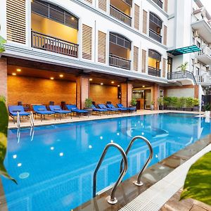 Blanc Smith Hotel